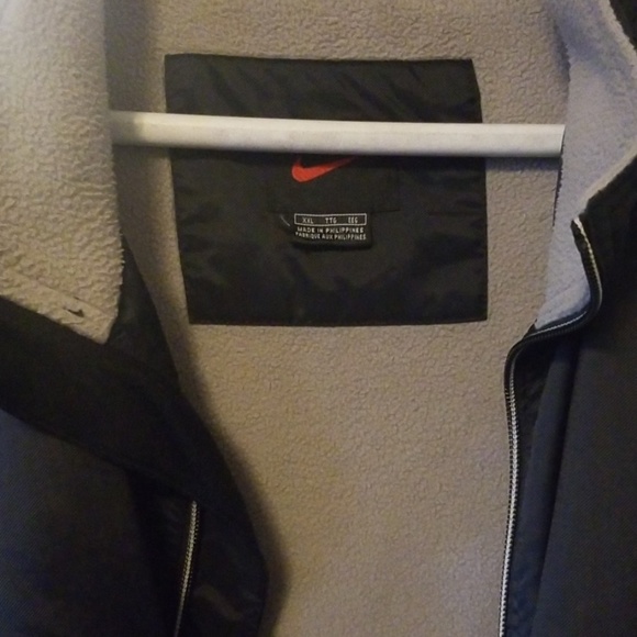Nike Jacket - Picture 2 of 3